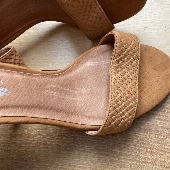 Jeffrey Campbell x Free People Hough Heels - Picture 5 of 9